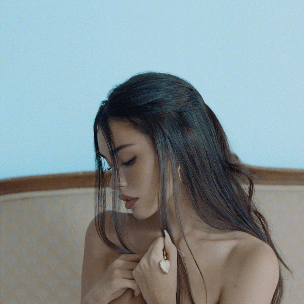 Madison Beer - Locket Madison Beer - Locket